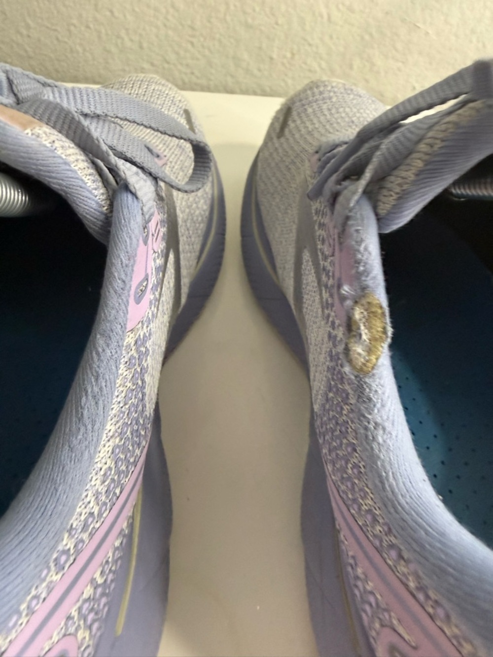 Brooks Ghost 14 Women’s Lavender and Silver-Trim Running Shoes - Picture 4 of 10